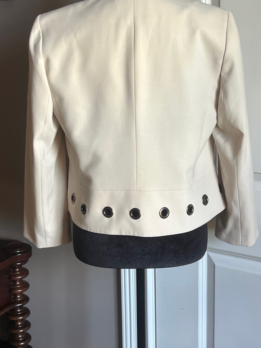 Jones Studio Cream Open-Front Blazer with Grommet Detail - Picture 5 of 8